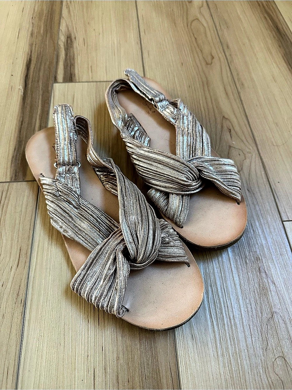 Zara Metallic Bow Sandals Gold US 7